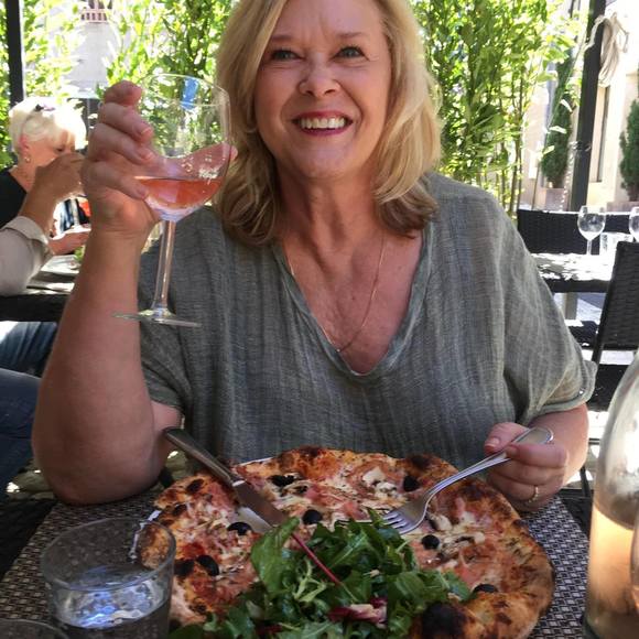 Meet your Posher, Connie - Picture 1 of 1